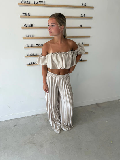 Noa | Two-Piece Satin Set